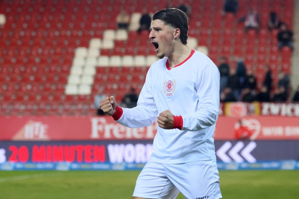 Seine Zukunft in Zwickau ist nahezu in trockenen Tüchern: FSV-Stürmer Veron Dobruna (25).