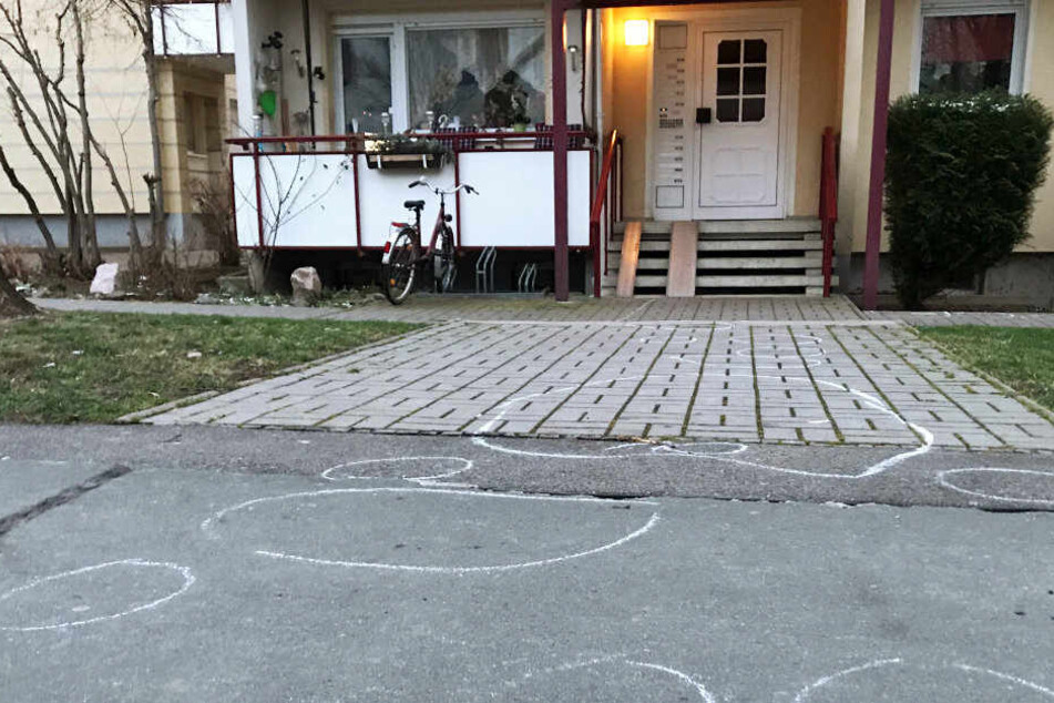 Ermittler sicherten nach dem versuchten Mord zahlreiche Spuren am Alfred-Delp-Ring.