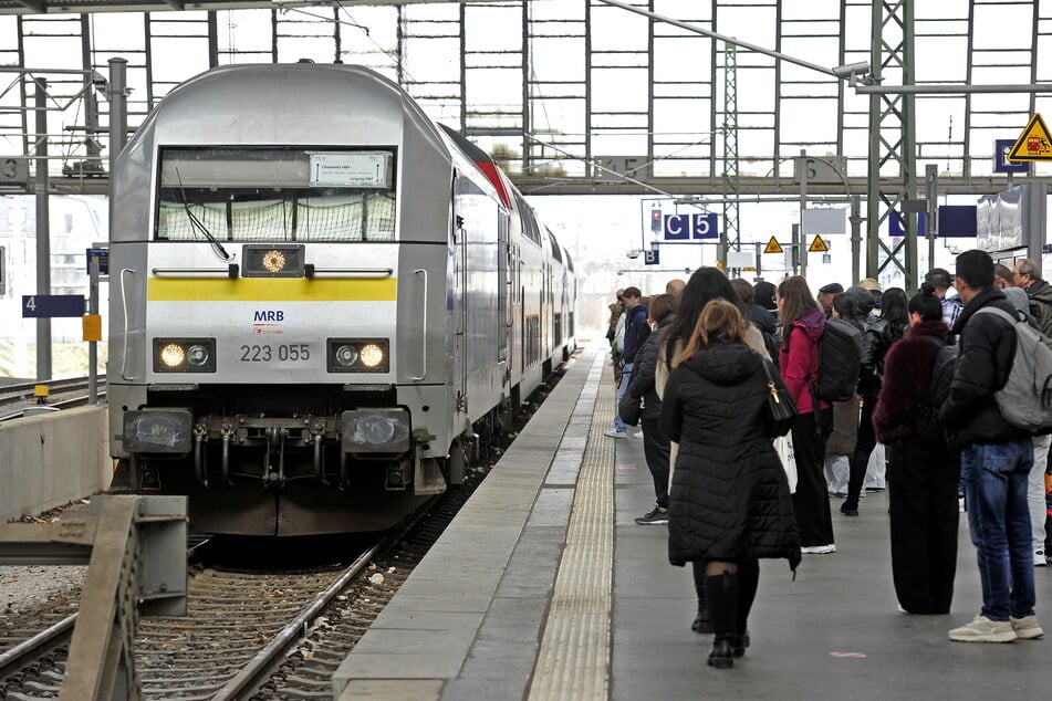 Zwischen Chemnitz Hbf und Leipzig fährt der RE6 der Mittelsächsischen Regiobahn (MRB).
