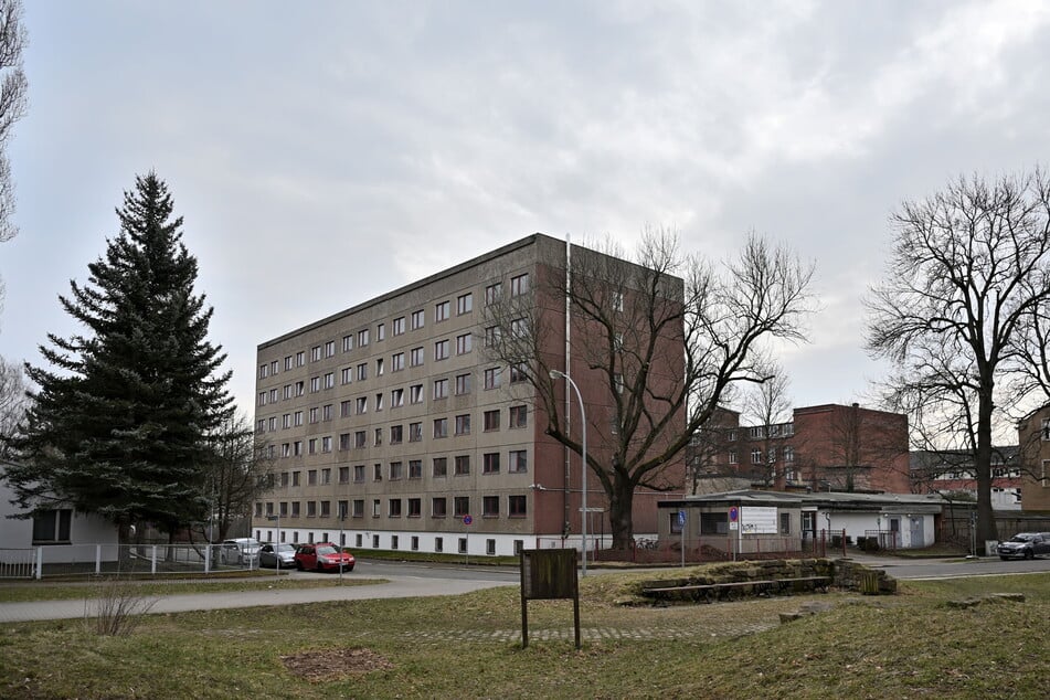 Im Asylheim in der Straßburger Straße in Chemnitz kam es am Montagabend zu einem Polizeieinsatz. Mehrere Bewohner waren aneinandergeraten.