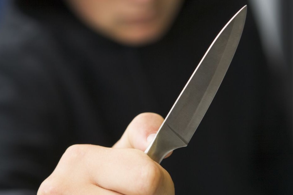 Ein Mann wurde durch Messerstiche chwer verletzt.