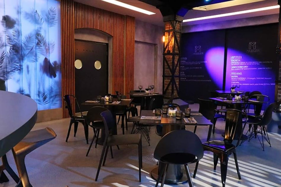 Nachdem der GZSZ-Club an Silvester abgebrannt ist, haben sich die Produzenten ein komplett neues Design überlegt.