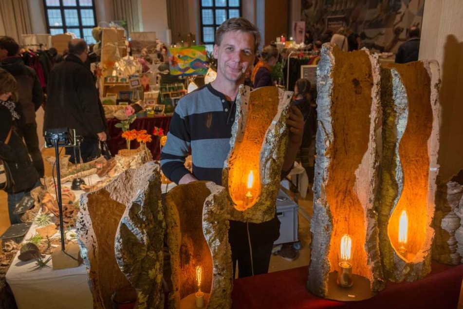 Handgefertigte Waren wie jene von Peter Stellmach zum Fairen Weihnachtsmarkt 2017 wird Gäste auch in diesem Jahr erwarten.