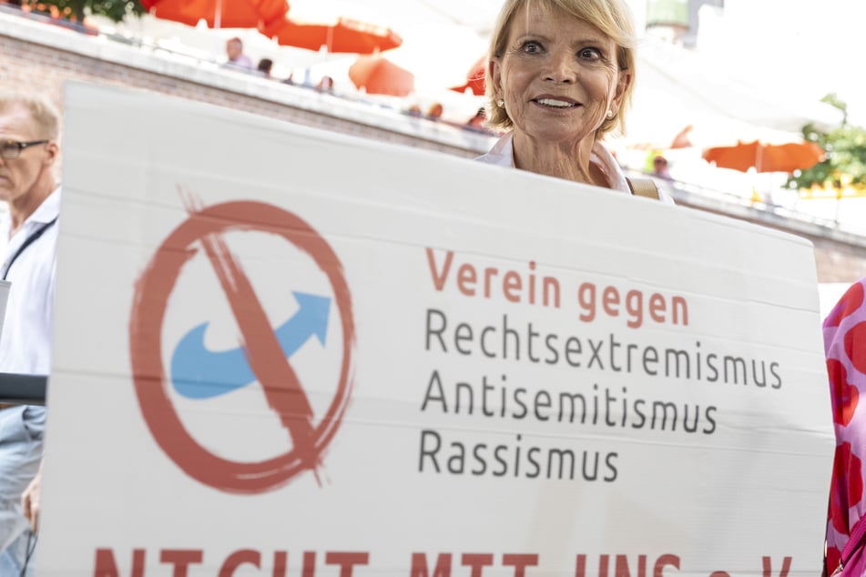 Nach den letzten Wahlergebnissen will Uschi Glas (80) nicht tatenlos herumsitzen und engagiert sich nun beim Verein "Nicht mit uns e.V.".