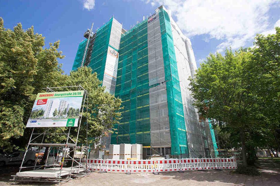 Am Eingang zum Brühl-Boulevard ensteht in den nächsten Wochen das 450 Quadratmeter große Wandbild "Kinder und Familie".