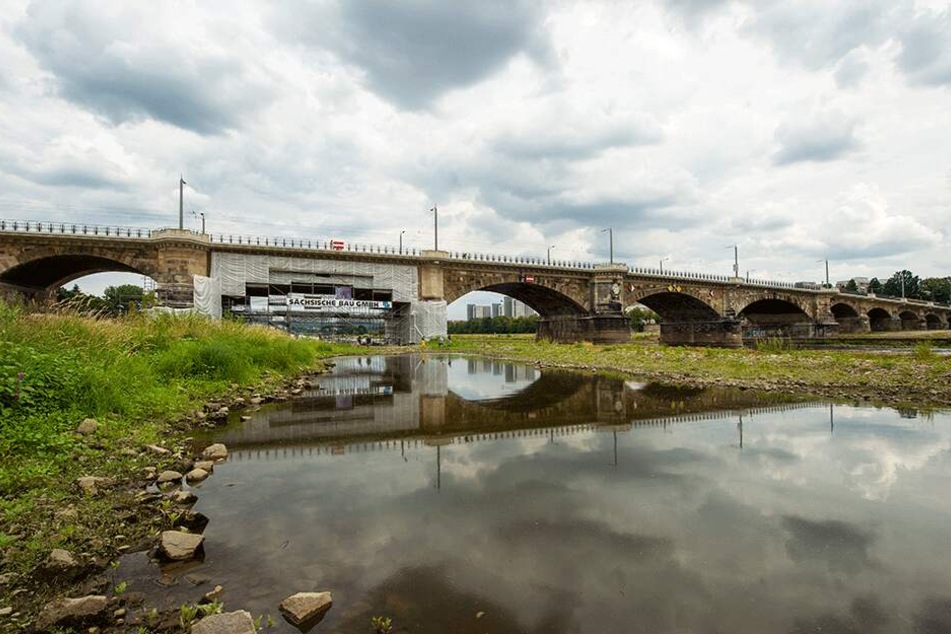 Die Bögen der Albertbrücke wurden zuletzt einer intensiven Reinigung, teils Sanierung unterzogen.