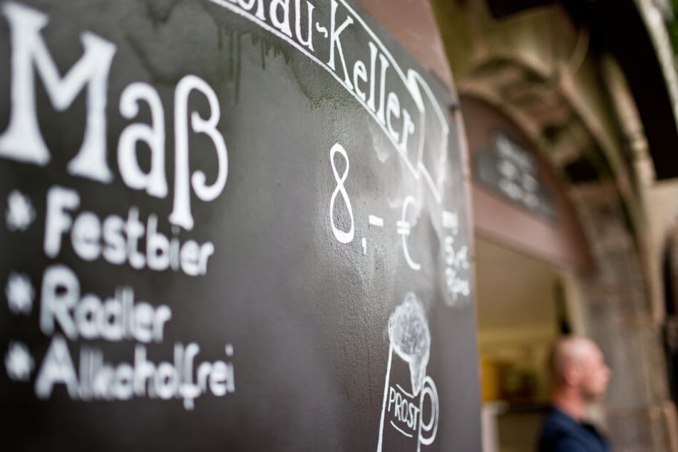 In dem Bierkeller kann man lernen, wie das Bier gemacht wird. (Symbolbild)