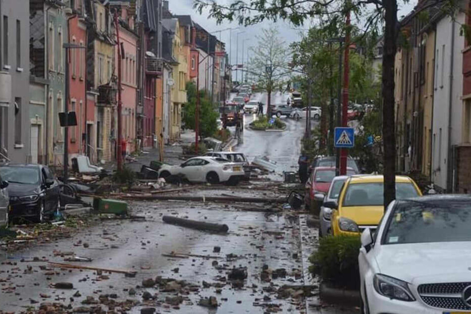 Die Einsatzkräfte hatten alle Hände voll zu tun.