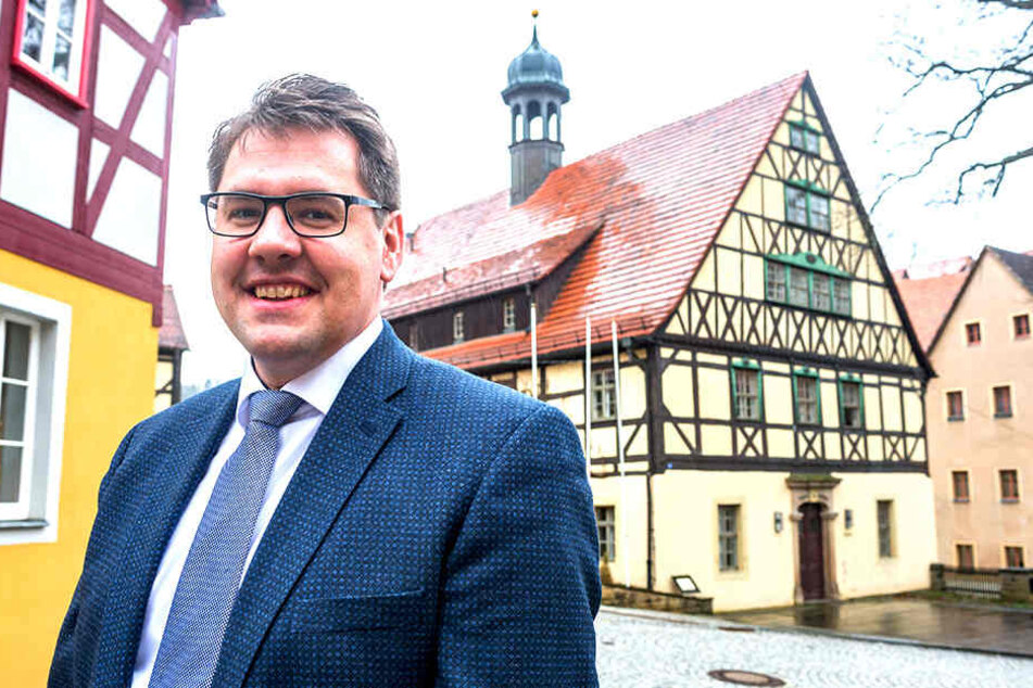 Bürgermeister Daniel Brade (36, SPD) will die Burg retten!