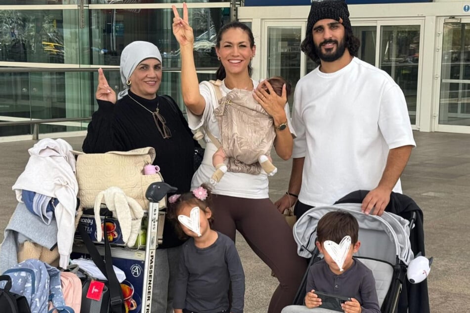 Für ihren Auftritt reisten Fiona, ihre Schwiegermutter, ihr Partner Moe und die drei Kinder mit acht Koffern nach Deutschland.