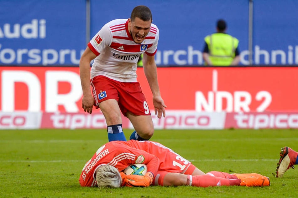 Auf dem Platz ist Papadopoulos mit Emotionen dabei.