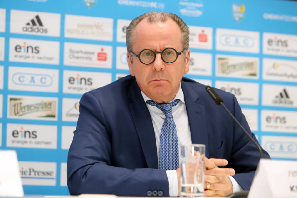 Insolvenzverwalter Klaus Siemon strebt mit aller Macht die Ausgliederung der Profi-Abteilung an.