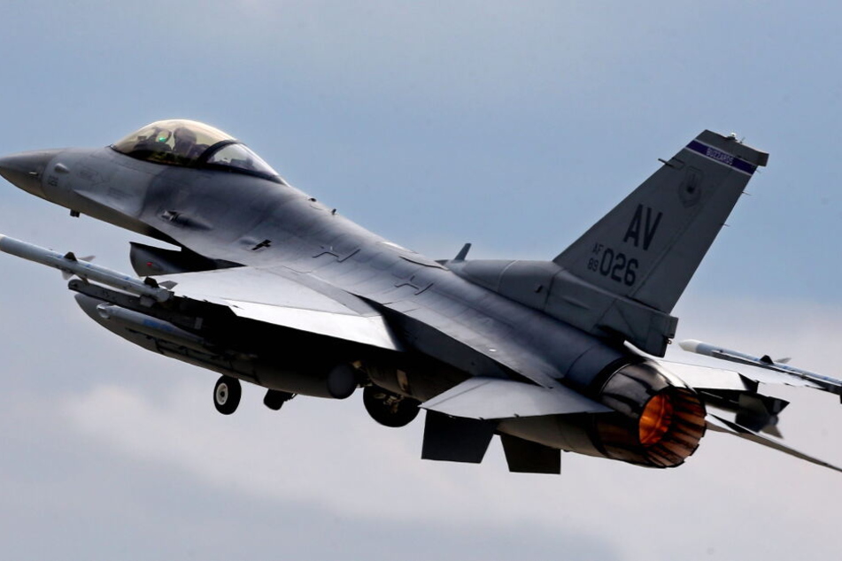 Bei dem Flugzeug soll es sich um eine solche F-16-Maschine handeln (Symbolfoto).