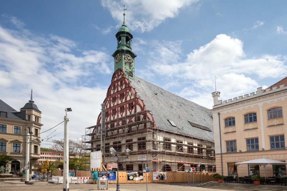Seit Dezember wird am Gewandhaus gebaut. Die Sanierungsarbeiten sollen 2019 abgeschlossen sein.