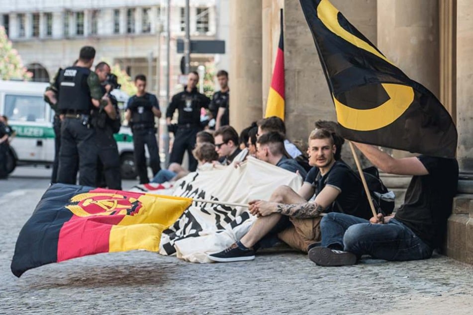 Mitglieder der Identitären Bewegung am vergangenen Freitag vor dem Bundesjustizministerium.