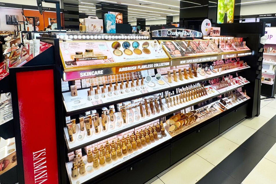 Sephora is selling exclusive beauty highlights that everyone needs