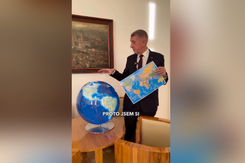 Angesichts der öffentlichen Reaktionen sah sich der tschechische Regierungschef dazu genötigt, seinen neu gekauften Globus zu erklären.