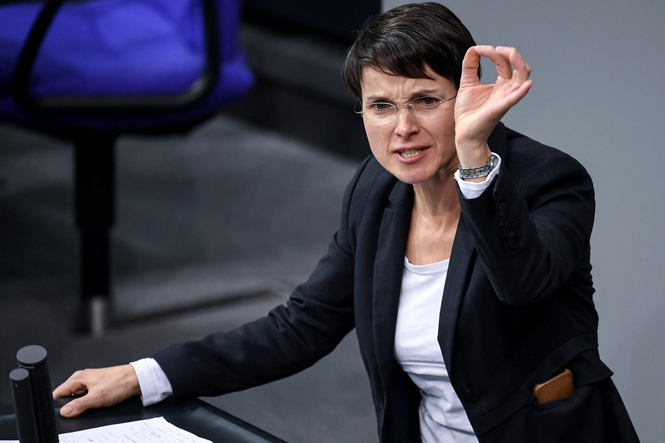 Frauke Petry Kassiert Ordnungsruf Ex Afd Politikerin Verweigert Maske Im Bundestag 24