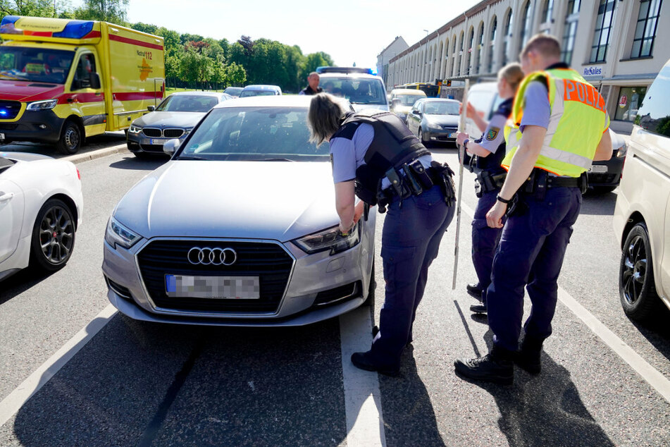 Auf der Hartmannstraße wurde am Donnerstagmorgen eine Fußgängerin von einem Audi erfasst.