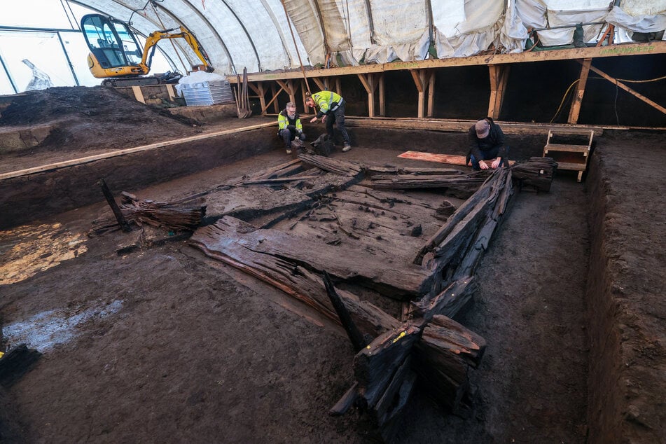 Das Holz des Grabes ist erstaunlich gut erhalten.