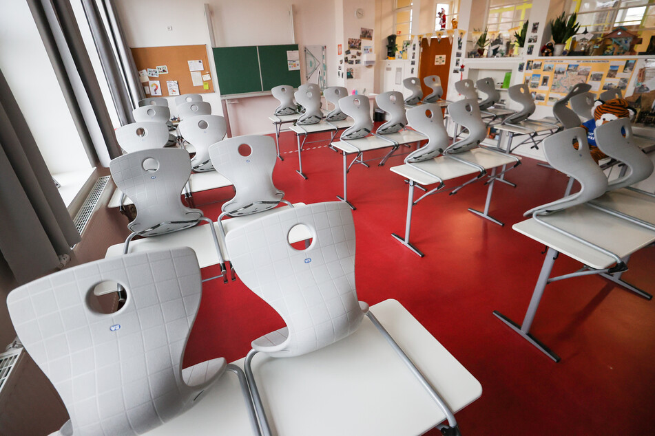 Selbst in Grundschulen gibt es in Sachsen immer mehr gewalttätige Übergriffe auf Lehrer.