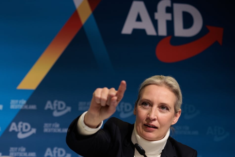 Alice Weidel (45, AfD) spricht von den Deutschen als Sklaven der USA und betitelt sie als "besiegtes Volk".