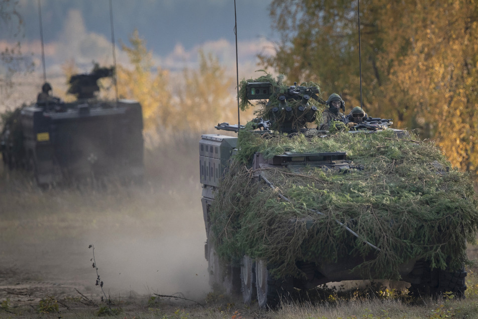 Die Bundeswehr ist mit etwa 200 Soldaten und 50 Fahrzeugen am Manöver beteiligt.