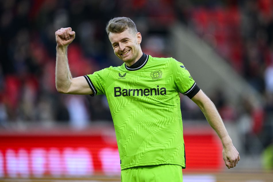 Leverkusen-Keeper Lukas Hradecky (35) fährt ohne Angst zum DFB-Pokal-Spiel nach München.