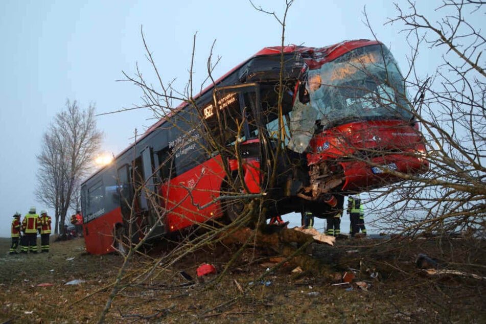 Am 23. Januar verunglückten fast zeitgleich zwei Schulbusse in Bayern (Foto) und Thürigen schwer. (Archivbild)