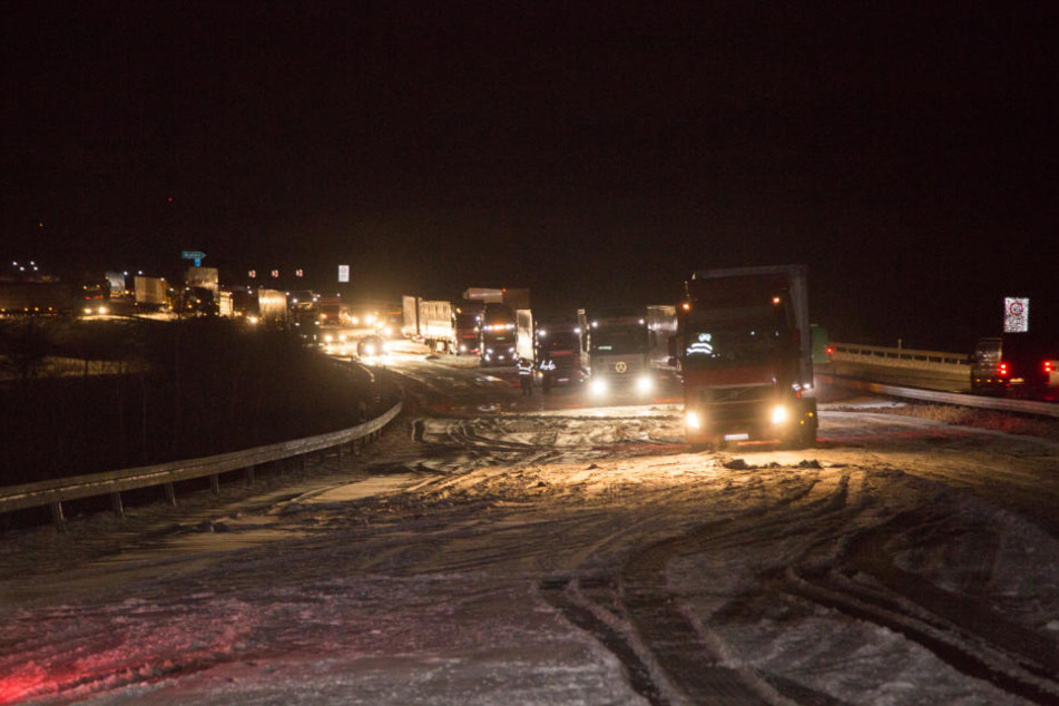 Auf der A4 gibt es am Donnerstagmorgen mehrere Unfälle.