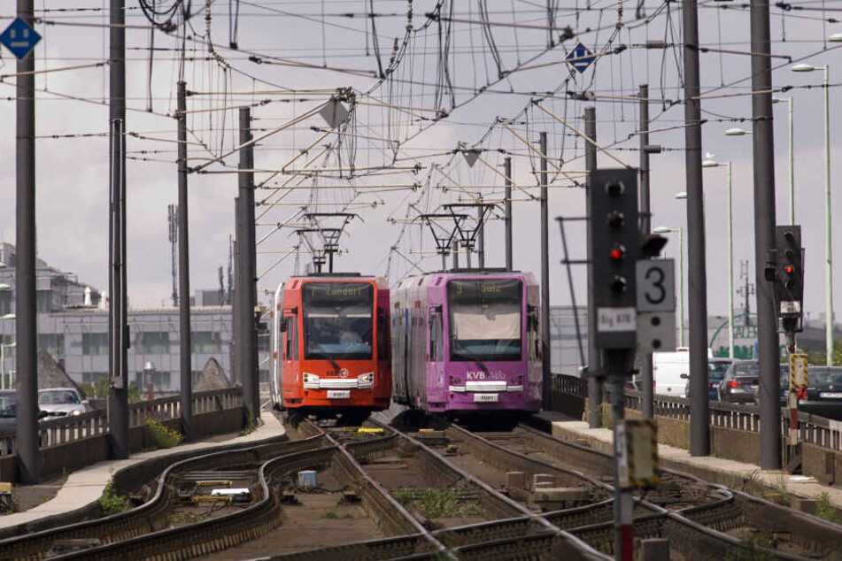 Die Bahnen der KVB fahren teils bis nach Bonn.