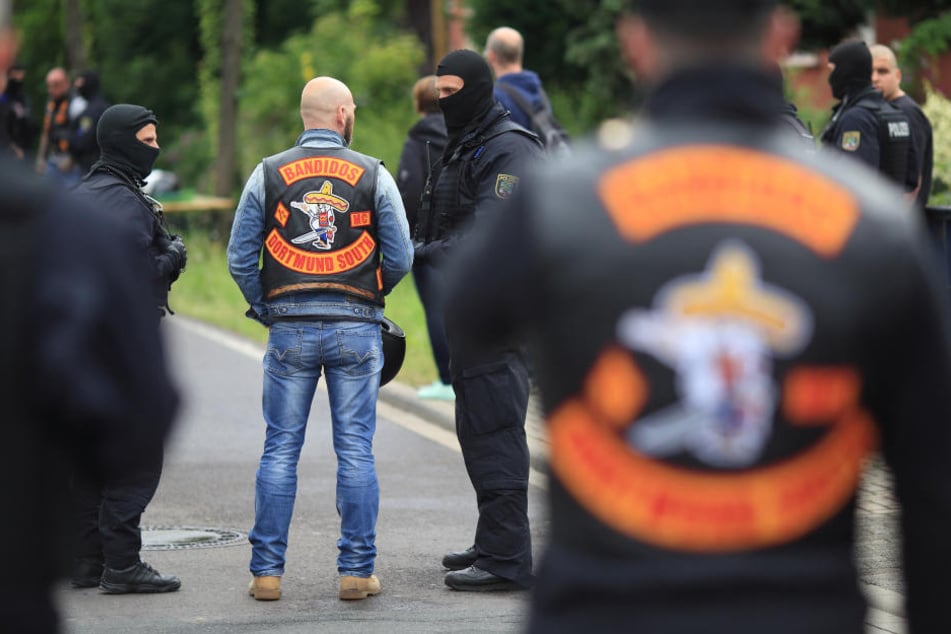 Großer Polizeieinsatz bei einem Bandidos-Treffen (Archivbild).