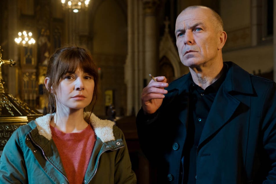 Die Kommissare Sabine Nemez (Josefine Preuß) und Maarten S. Sneijder (Raymond Thiry) ermitteln in der Mordserie.