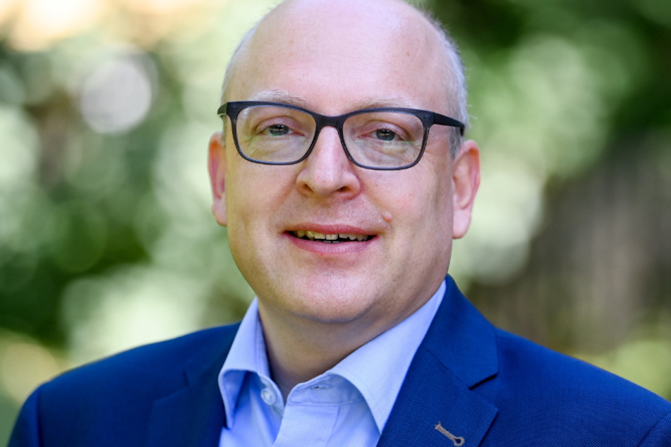Sven Schulze (48, SPD) konnte in Chemnitz punkten, verfehlte aber die absolute Mehrheit. Am 11. Oktober müssen die Chemnitzer deshalb erneut wählen gehen - wie in vielen anderen sächsischen Kommunen auch.