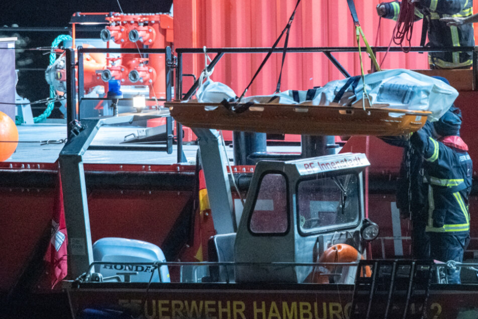 Hamburg: Wasserleiche im Hamburger Hafen entdeckt! Identität noch unklar