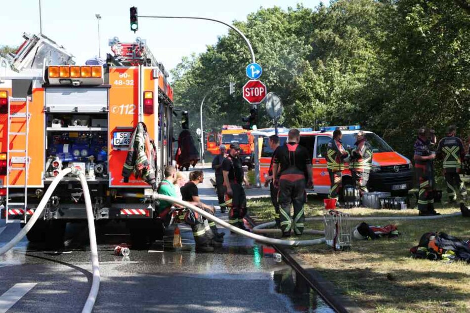 Zahlreiche Kräfte der Feuerwehr waren im Einsatz.