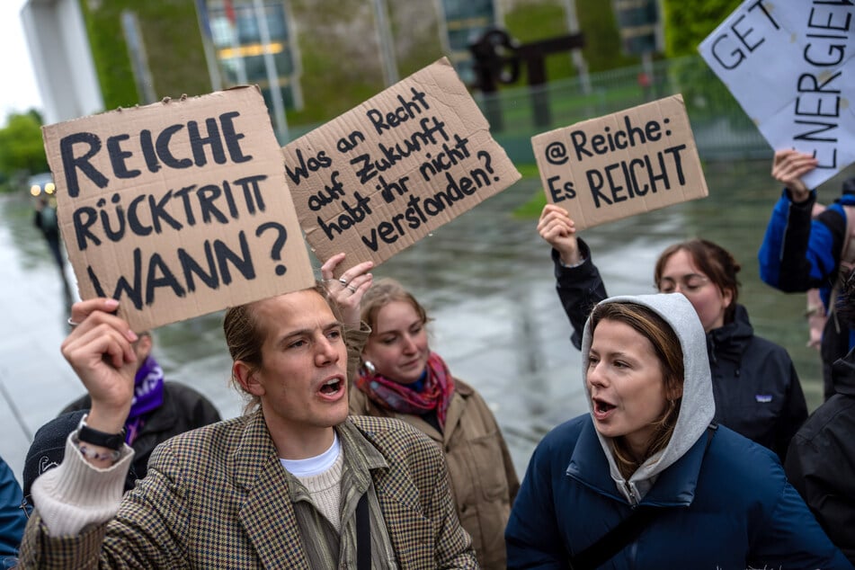 Vor dem Kanzleramt wurde am Mittwochmorgen gegen die Reform protestiert.