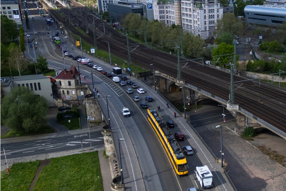 Mit der Abstimmung im Stadtrat wurde dem OB lediglich empfohlen, die Fahrspuren-Änderung nicht vorzunehmen.
