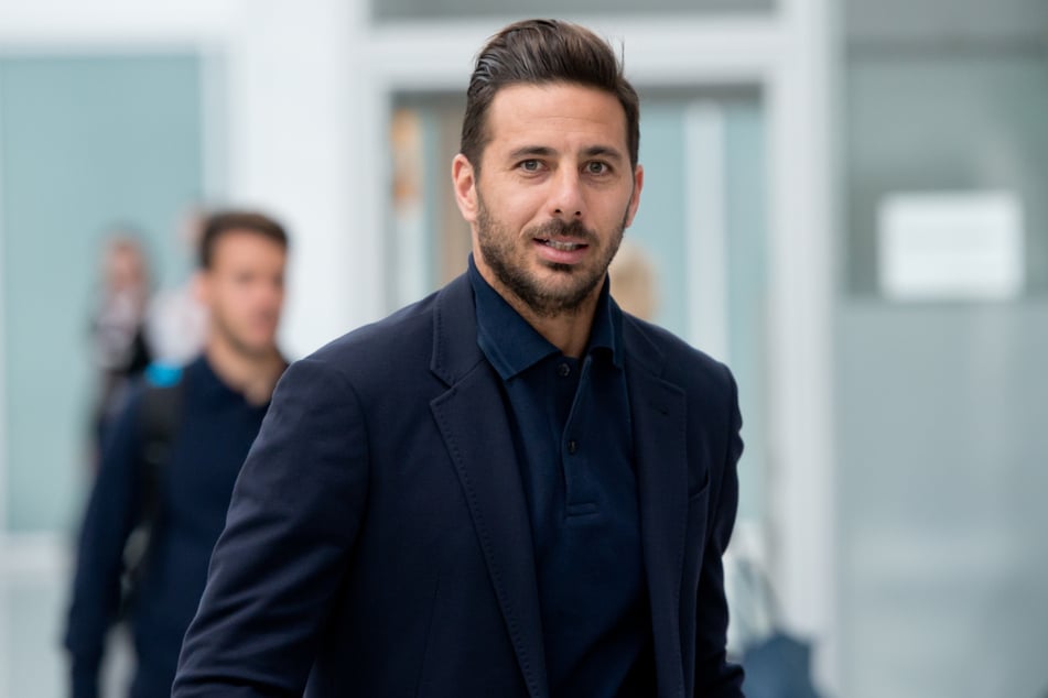 Claudio Pizarro (46) darf sich über einen weiteren Titel freuen.