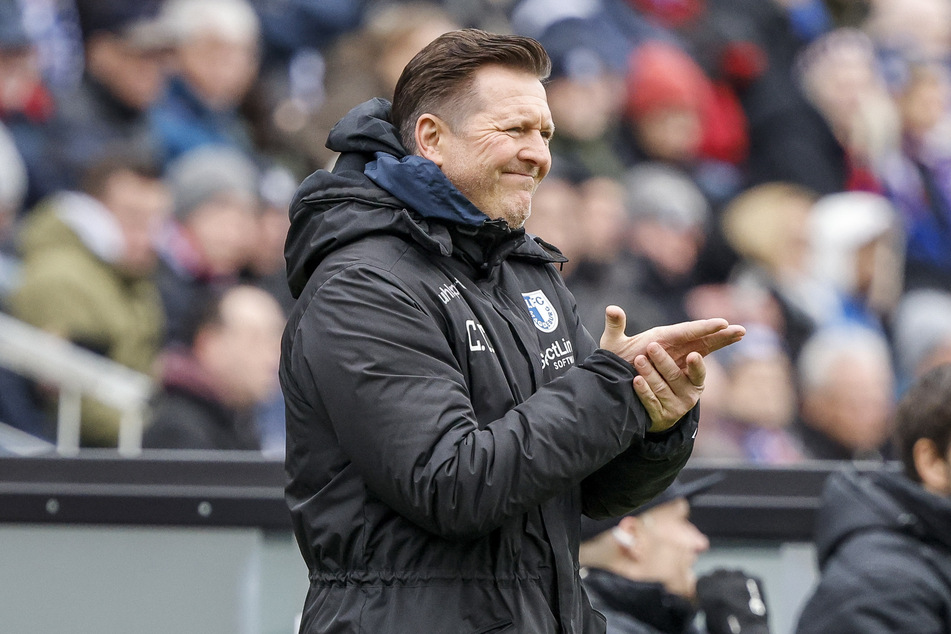 Christian Titz (52), Trainer des 1. FC Magdeburg hat aktuell ein Tormann-Problem.