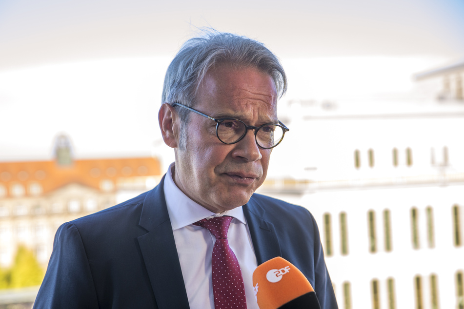 Thüringens SPD-Innenminister Georg Maier sprach sich für eine Rassismus-Studie in Reihen der Polizei aus.