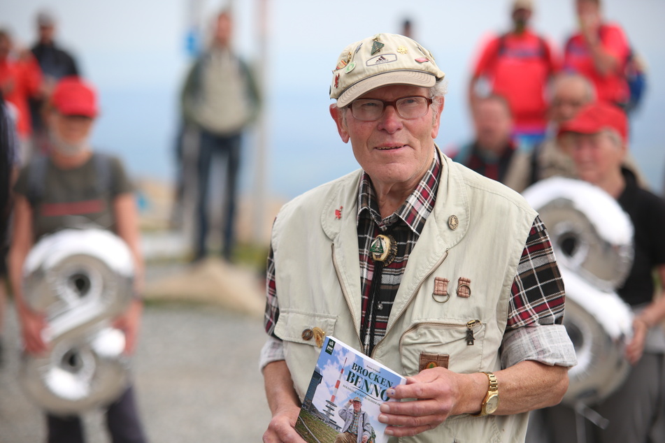 Auch zu seinem 88. Geburtstag am 22. Mai 2020 hatte Rekordwanderer Benno Schmidt (89) den Brocken erklommen. Zu seinem 89. muss "Brocken Benno" die Wanderung aber auslassen.