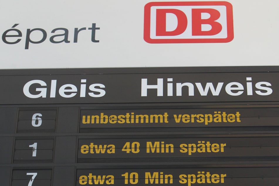 Immer wieder fallen Züge aus oder fahren nur mit großer Verspätung.