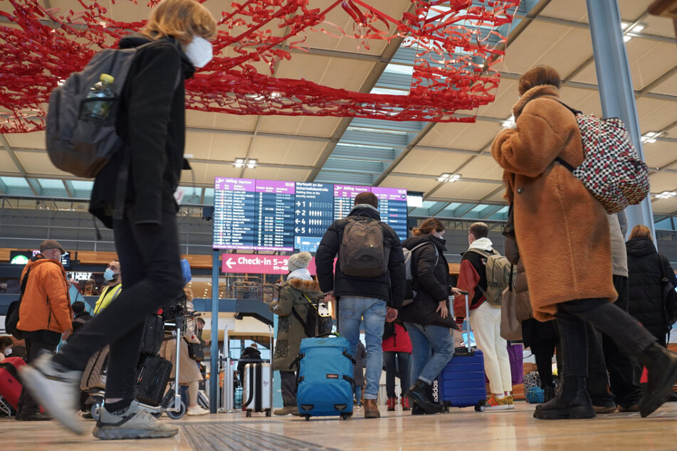 In den Herbstferien sorgte der Flughafen BER durch extrem lange Wartezeiten und verpasste Urlaubsflieger mal wieder für Negativ-Schlagzeilen.