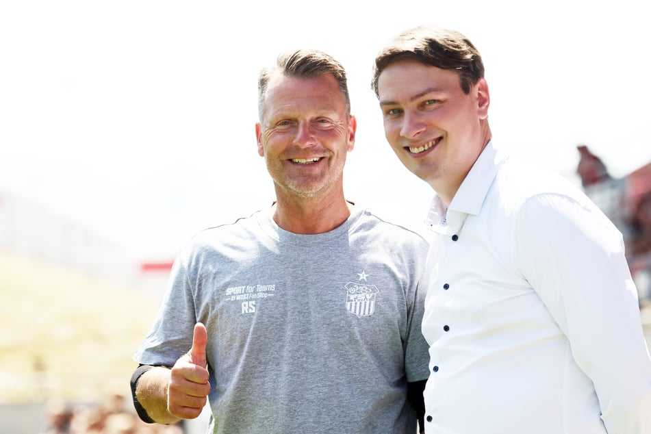 Sind mit der wirtschaftlichen Entwicklung des FSV zufrieden: Geschäftsführer André Beuchold (37, r.) und Trainer Rico Schmitt (56).