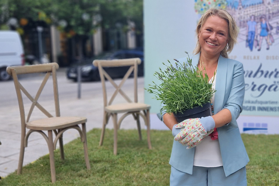 Hamburg: Nova Meierhenrich eröffnet Sommergärten: "Hätte gerne ein bisschen mehr Grün!"