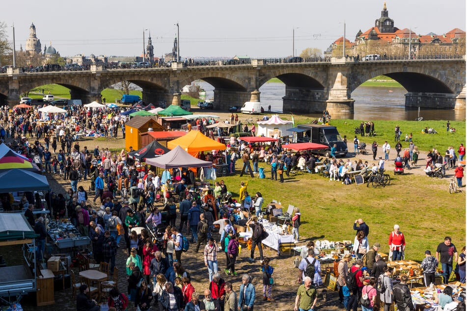 Beim Elbeflohmarkt dürft Ihr wieder durch die verschiedensten Stände stöbern.
