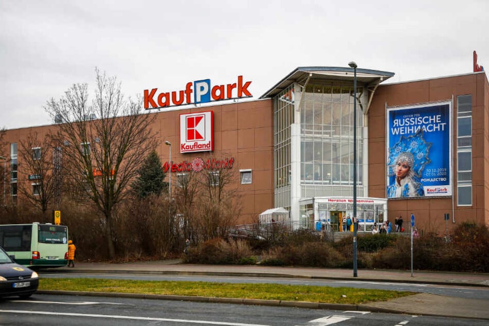 Am heutigen Dienstagvormittag hat es im KaufPark Dresden-Nickern auf der Dohnaer Straße einen Stromausfall gegeben.