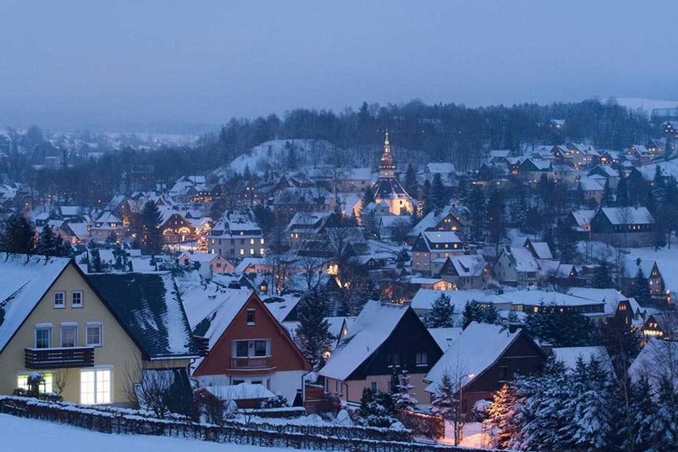 In Seiffen ist immer Saison: Mit diesem Motto wirbt das Weihnachtsdorf seit Jahren.