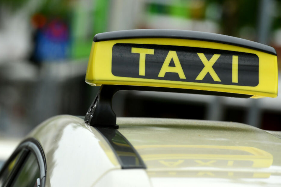 Die Opfer hatten zuvor das Taxi gerufen (Symbolfoto).